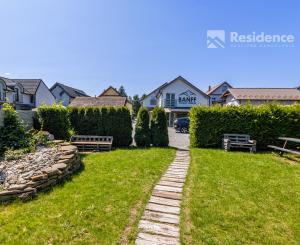 REZERVOVANÉ -Priestranný apartmán s terasou pri aquaparku – Banff Bešeňová