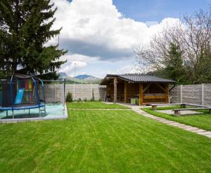 REZERVOVANÉ -Priestranný apartmán s terasou pri aquaparku – Banff Bešeňová