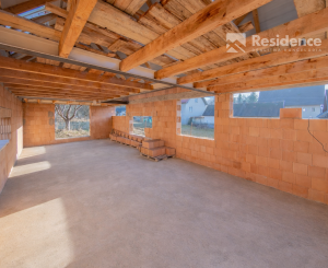 Rodinný dom v hrubej stavbe s pozemkom 2 152 m² Žiar/Liptov