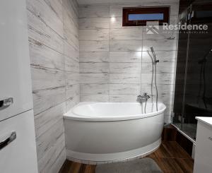 4-izbový byt na prenájom, komplet zariadený, LM