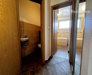 2i byt Liptovský Mikuláš centrum | 2 balkóny | zariadený