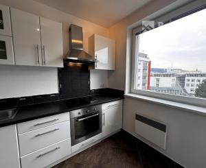 2i byt Liptovský Mikuláš centrum | 2 balkóny | zariadený