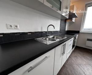 2i byt Liptovský Mikuláš centrum | 2 balkóny | zariadený