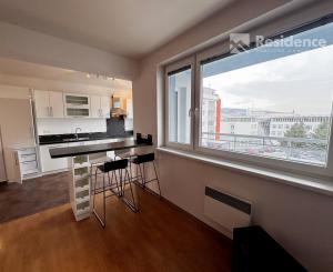 2i byt Liptovský Mikuláš centrum | 2 balkóny | zariadený