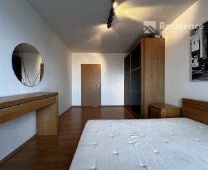 2i byt Liptovský Mikuláš centrum | 2 balkóny | zariadený