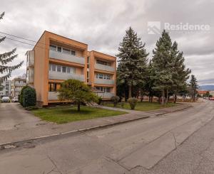 Veľký 2-izbový byt s dvomi balkónmi v krásnom prostredí – Palúdzka, Liptovský Mikuláš