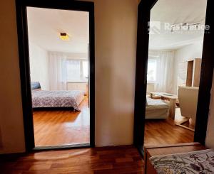 Na Predaj priestranný 4-izbový byt s výmerou 79,8 m² centrum