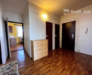 Na Predaj priestranný 4-izbový byt s výmerou 79,8 m² centrum