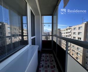 Na Predaj priestranný 4-izbový byt s výmerou 79,8 m² centrum