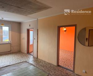 Priestranný 3-izbový byt v Liptovskom Hrádku na predaj