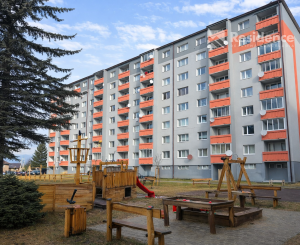 Priestranný 3-izbový byt v Liptovskom Hrádku na predaj