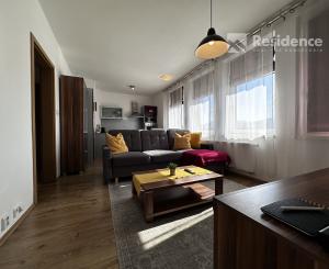 Prenájom Útulný 2-izbový byt s balkónom a parkovacím miestom