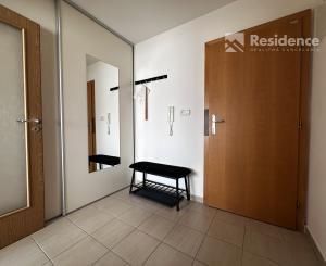 Prenájom Útulný 2-izbový byt s balkónom a parkovacím miestom