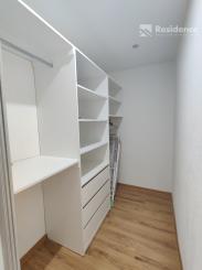 MODERNÝ A KOMPLETNE ZREKONŠTRUOVANÝ 2-IZBOVÝ BYT NA PRENÁJOM