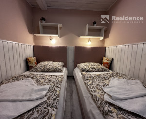 Chatka pri zjazdovke v Jasnej + 2 parkovacie miesta