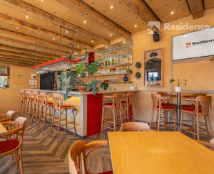 Zabehnutý bar s apartmánom a vlastnou vyhliadkovou vežou