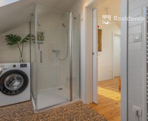 Zabehnutý bar s apartmánom a vlastnou vyhliadkovou vežou