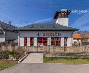 Zabehnutý bar s apartmánom a vlastnou vyhliadkovou vežou