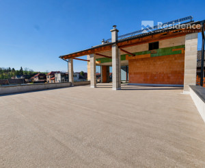 EXKLUZÍVNY DOM S TERASOU 120 m² NA HLAVNEJ CESTE DO JASNEJ