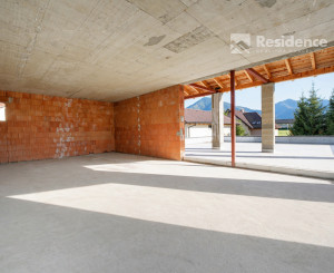 EXKLUZÍVNY DOM S TERASOU 120 m² NA HLAVNEJ CESTE DO JASNEJ