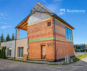 EXKLUZÍVNY DOM S TERASOU 120 m² NA HLAVNEJ CESTE DO JASNEJ