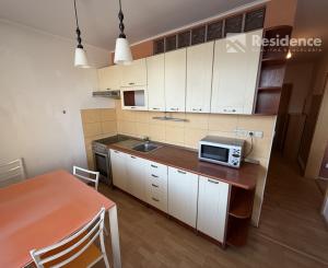 REZERVOVANÉ - Na predaj 1-izbový byt s dvoma loggiami – Roveň, Ružomberok