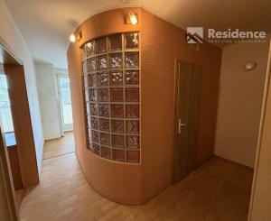 REZERVOVANÉ - Na predaj 1-izbový byt s dvoma loggiami – Roveň, Ružomberok