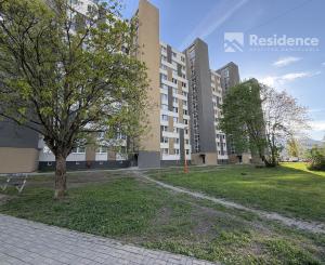 REZERVOVANÉ - Na predaj 1-izbový byt s dvoma loggiami – Roveň, Ružomberok