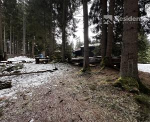 Chatka pri zjazdovke v Jasnej + 2 parkovacie miesta