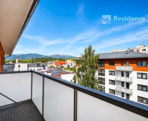 MODERNÝ 2-IZBOVÝ BYT S PARKOVACÍM MIESTOM V CENTRE LIPTOVSKÉHO MIKULÁŠA