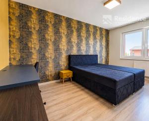 MODERNÝ 2-IZBOVÝ BYT S PARKOVACÍM MIESTOM V CENTRE LIPTOVSKÉHO MIKULÁŠA