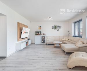 Family house in a quiet area of Dovalovo with a stream