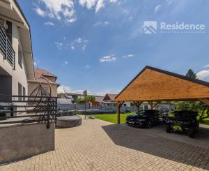 Family house in a quiet area of Dovalovo with a stream