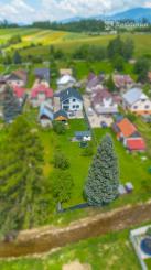 Family house in a quiet area of Dovalovo with a stream