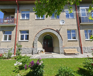 Byt s garážou a záhradou v pokojnej lokalite, Liptovský Peter
