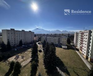 Prenájom priestranný 4-izbový byt s výmerou 79,8 m² centrum