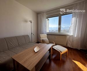 Prenájom priestranný 4-izbový byt s výmerou 79,8 m² centrum