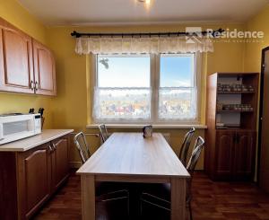Prenájom priestranný 4-izbový byt s výmerou 79,8 m² centrum