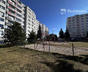 Prenájom priestranný 4-izbový byt s výmerou 79,8 m² centrum