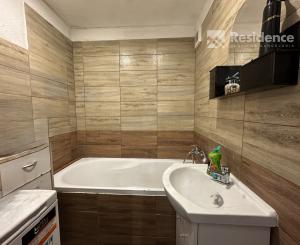 NA PREDAJ 4-izbový byt s balkónom, Liptovský Mikuláš – 77 m²