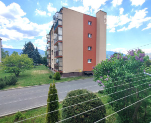 Znížená cena!! 2-IZBOVÝ BYT S BALKÓNOM a GARÁŽOU