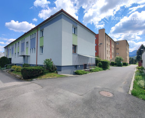 Znížená cena!! 2-IZBOVÝ BYT S BALKÓNOM a GARÁŽOU
