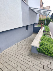 Znížená cena!! 2-IZBOVÝ BYT S BALKÓNOM a GARÁŽOU
