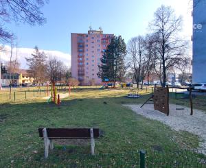 MODERN & FULLY RENOVATED 2-ROOM APARTMENT FOR RENT