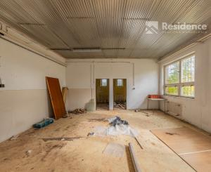 Na predaj výrobný a skladový objekt (1 150 m²), Lisková
