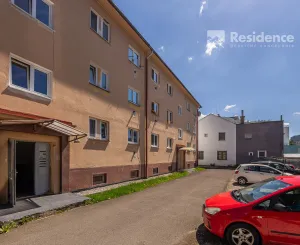 PRENÁJOM: Dvojizbový zrekonštruovaný byt v úplnom centre LM