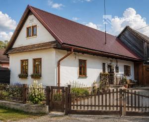 Rodinný dom s hospodárskou budovou v Jakubovanoch za cenu bytu