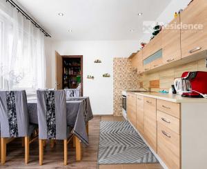NA PREDAJ: 4-izbový byt s balkónom, Liptovský Mikuláš – 77 m²