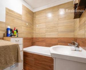 NA PREDAJ: 4-izbový byt s balkónom, Liptovský Mikuláš – 77 m²