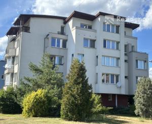 Priestranný 4-izbový mezonet s 3 balkónmi v tichej lokalite Liptovského Mikuláša (Palúdzka)